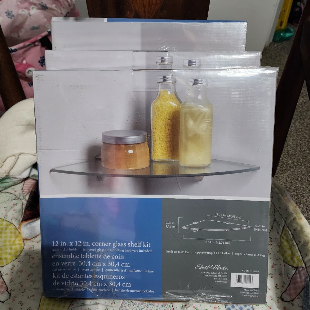 Glass corner shelves